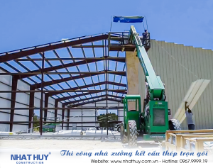 thi-cong-nha-xuong-ket-cau-thep-tron-goi