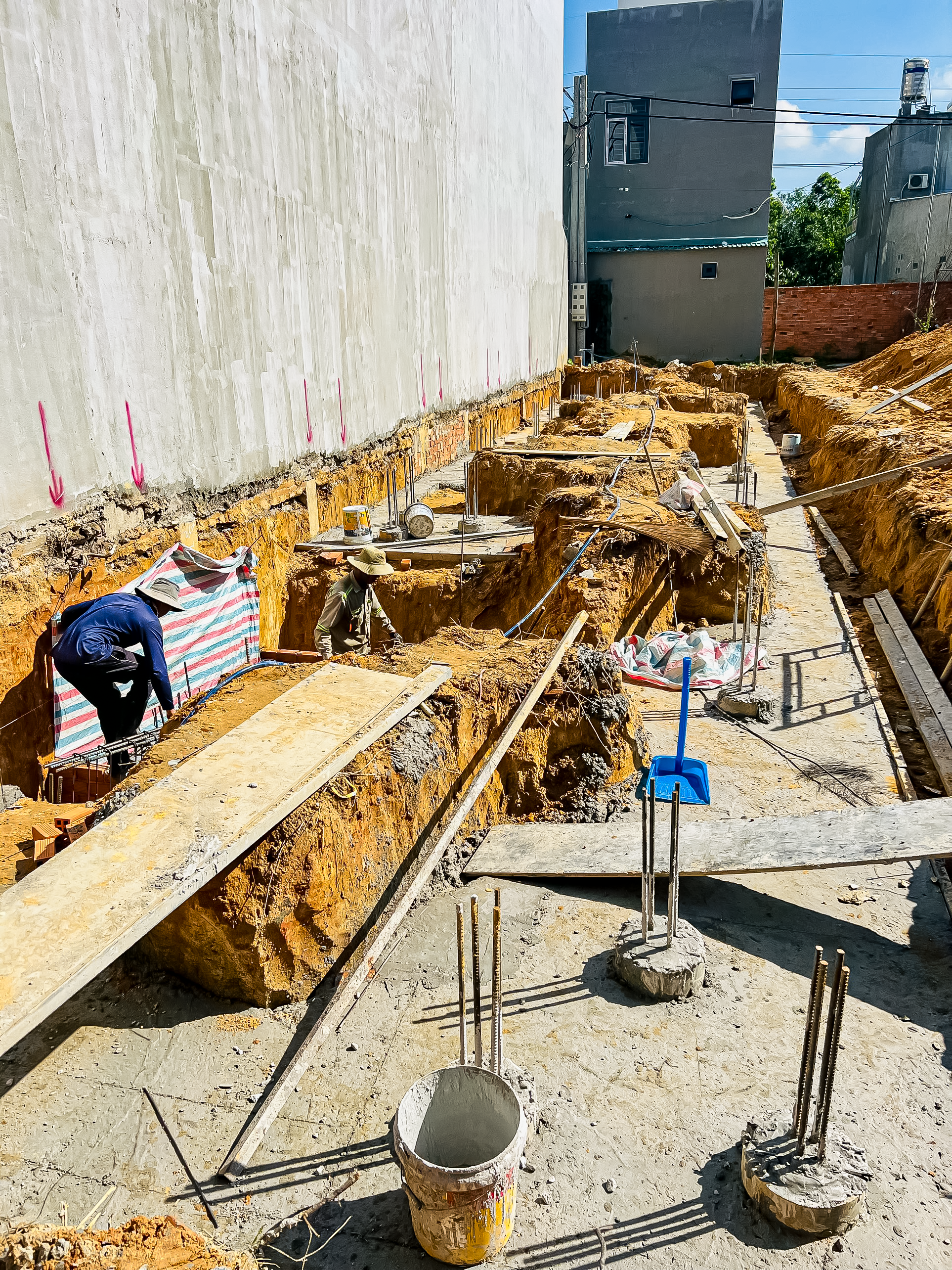 Khách Sạn 6 Tầng Tân Cổ Điển 3 z3908751042745 a472f45c78ddc1bbc46e493d54dcea4d