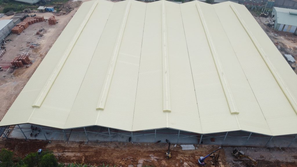 Cấu trúc nền nhà xưởng lớn nên nền nhà xưởng cần có độ bền cao để chịu được tải trọng lớn