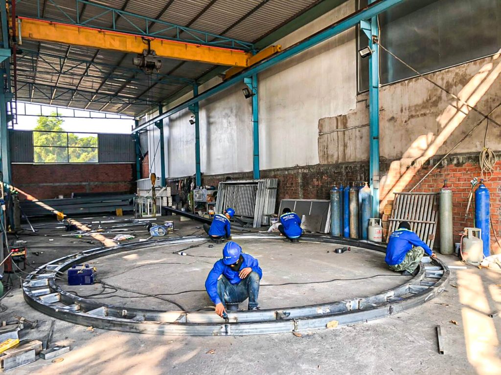 Kết cấu khung thép chịu lực - Lựa chọn của mọi công trình 2 Thep-uon-cong-tao-ra-nhieu-thiet-ke-an-tuong