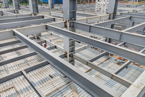 Đặc Điểm Nổi Bật Của Cột Thép Chữ I 1 cot-thep-hinh-chu-i-nha-xuong-nhat-huy
