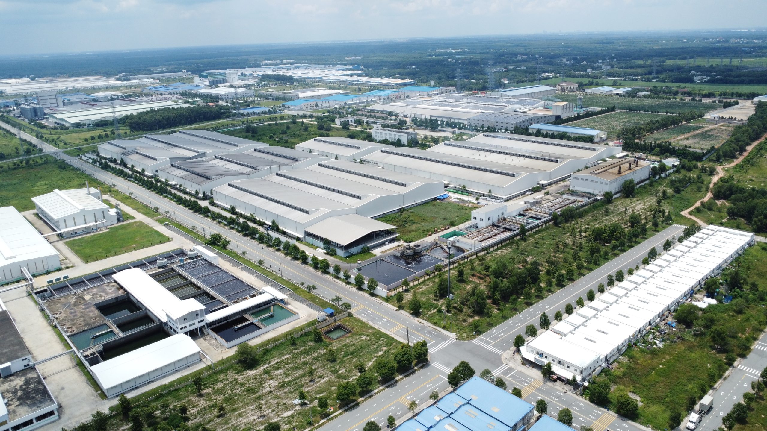 Dịch vụ xây nhà xưởng uy tín, chuyên nghiệp tại Việt Nam 1 DJI 0754 scaled