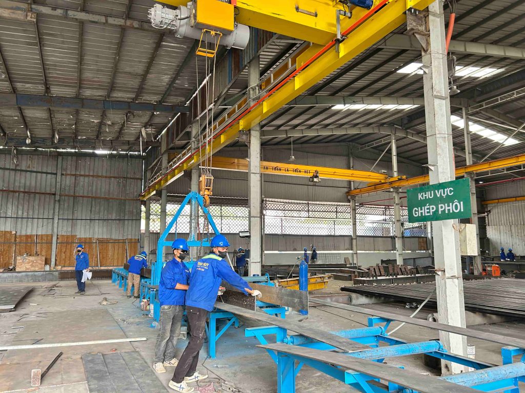 Bản vẽ biện pháp lắp ráp kết cấu thép tại công trường - Thợ gia công