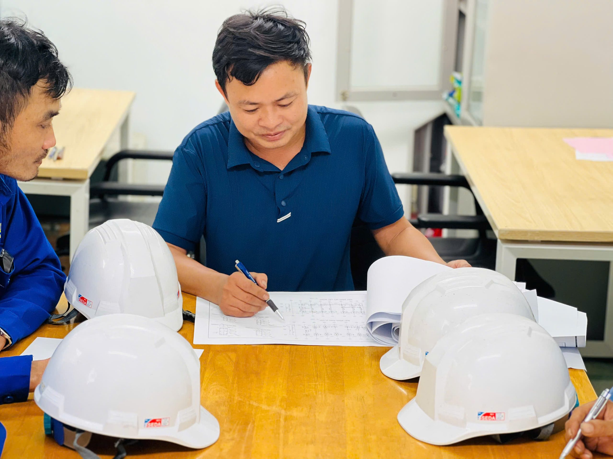 Biện pháp thi công kết cấu thép nhà xưởng CAD