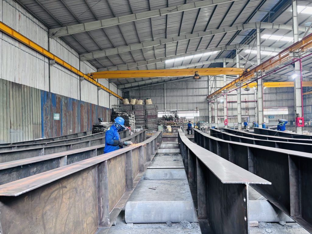 Xây Nhà Tiền Chế: Lưu Ý Quan Trọng Giúp Công Trình Bền Đẹp Và Tiết Kiệm Chi Phí 1 Xây Nhà Tiền Chế: 7 Lưu Ý Quan Trọng Giúp Công Trình Bền Đẹp Và Tiết Kiệm Chi Phí