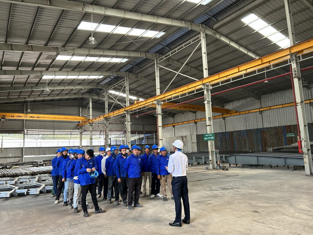 Quy Trình Gia Công Kết Cấu Thép Tại Nhật Huy-Họp bàn giao công việc