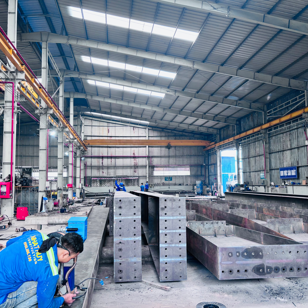 Gia Công Kết Cấu Thép Cho Nhà Xưởng Quy Trình, Tiêu Chuẩn Và Những Điều Cần Lưu Ý